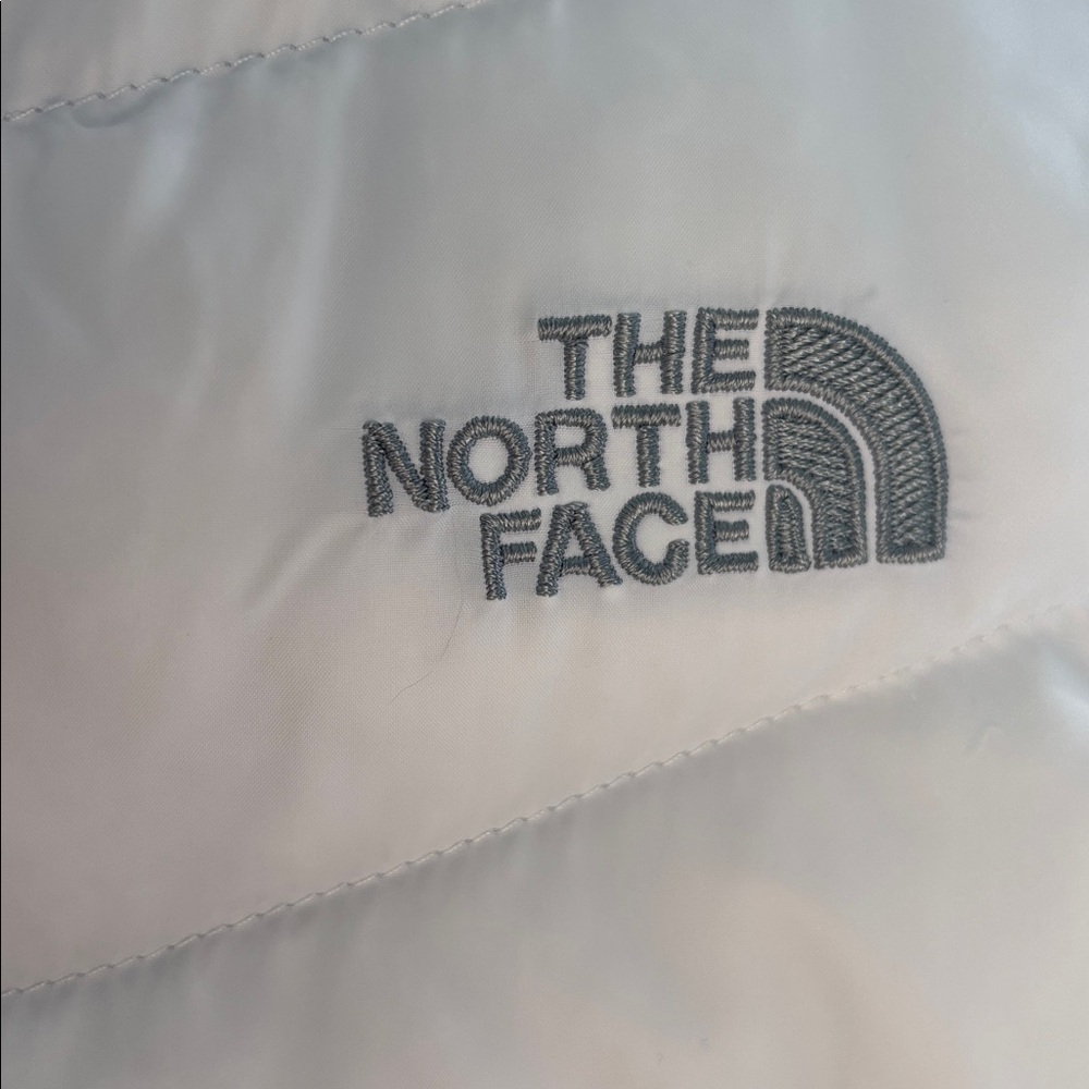 NWOT North Face Vest - Picture 2 of 10